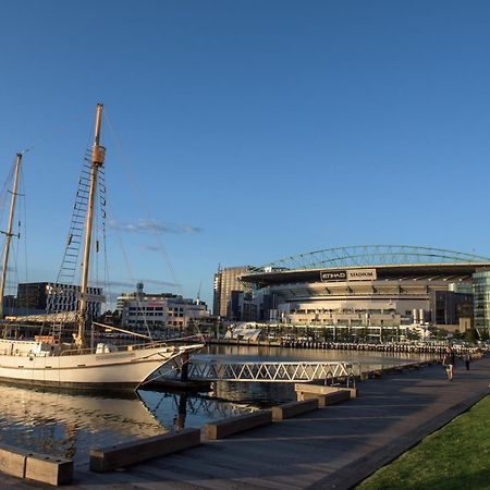 Peppers Docklands Hotell Melbourne Exteriör bild The Gothenburg Opera