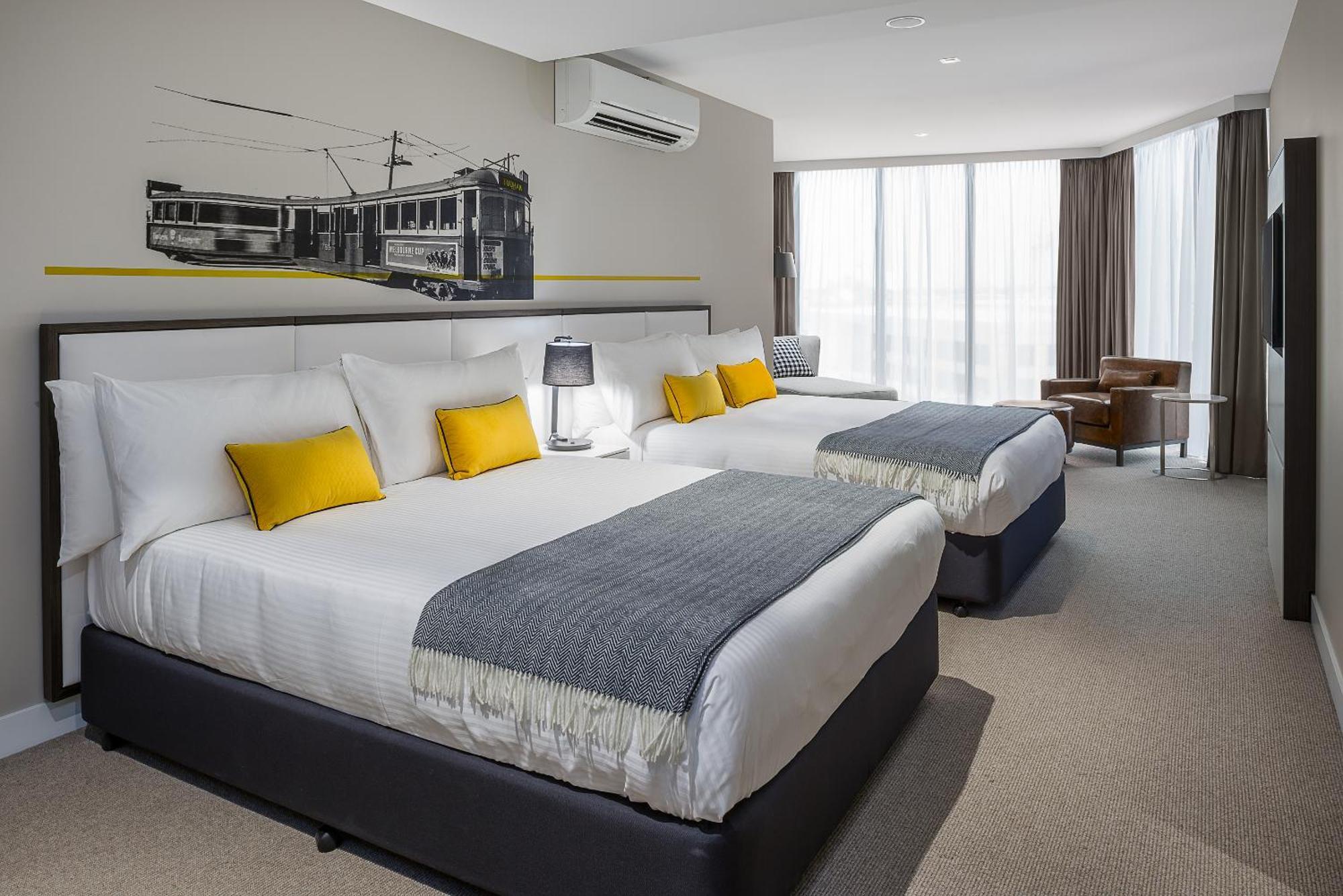 Peppers Docklands Hotell Melbourne Exteriör bild A room at the hotel